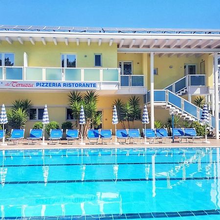 Hotel Alla Terrazza Бибионе Екстериор снимка