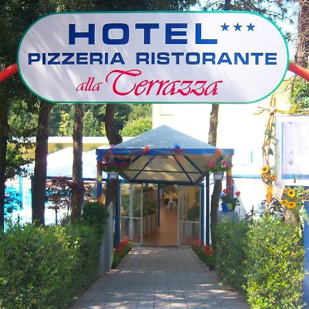 Hotel Alla Terrazza Бибионе Екстериор снимка