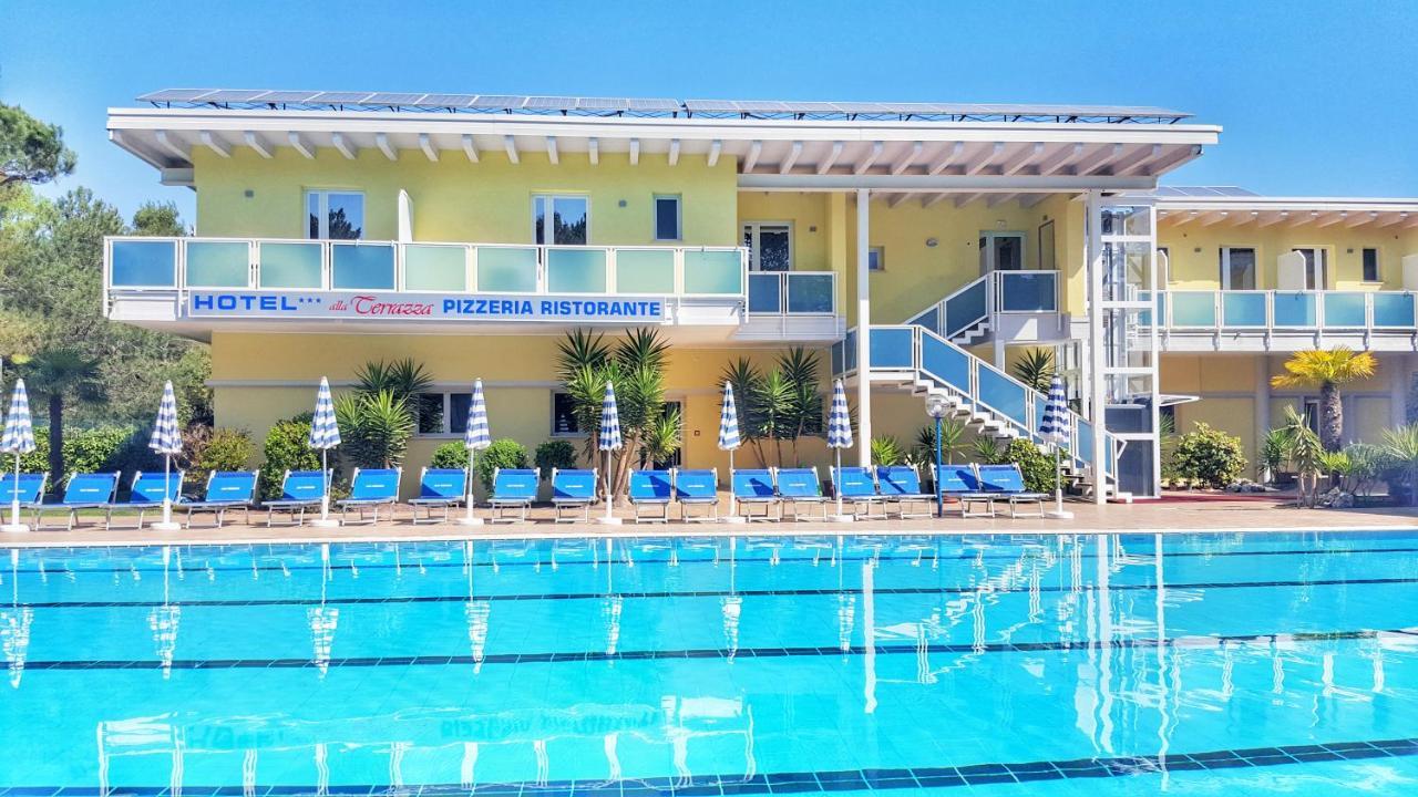 Hotel Alla Terrazza Бибионе Екстериор снимка