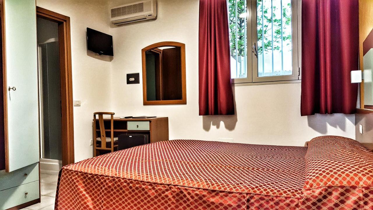 Hotel Alla Terrazza Бибионе Екстериор снимка
