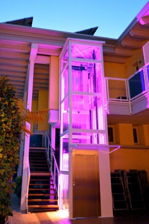 Hotel Alla Terrazza Бибионе Екстериор снимка